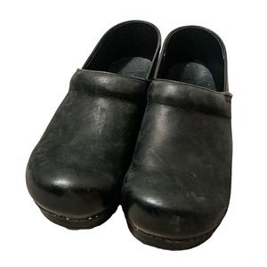 Dansko All Black Leather Clog size 42.